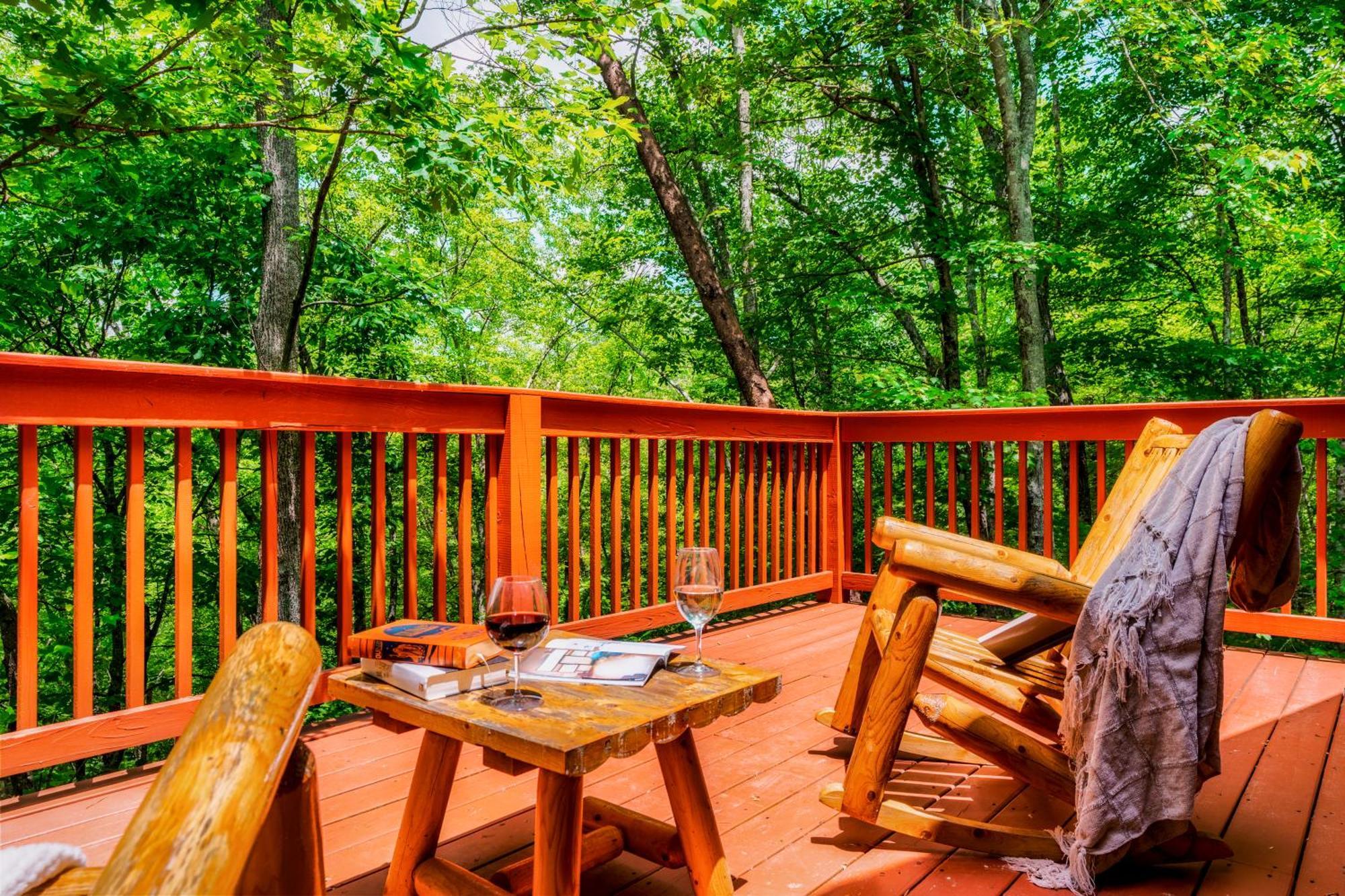 Cabin In A Gated Resort With Seasonal Resort Pool Пиджен Фордж Екстериор снимка