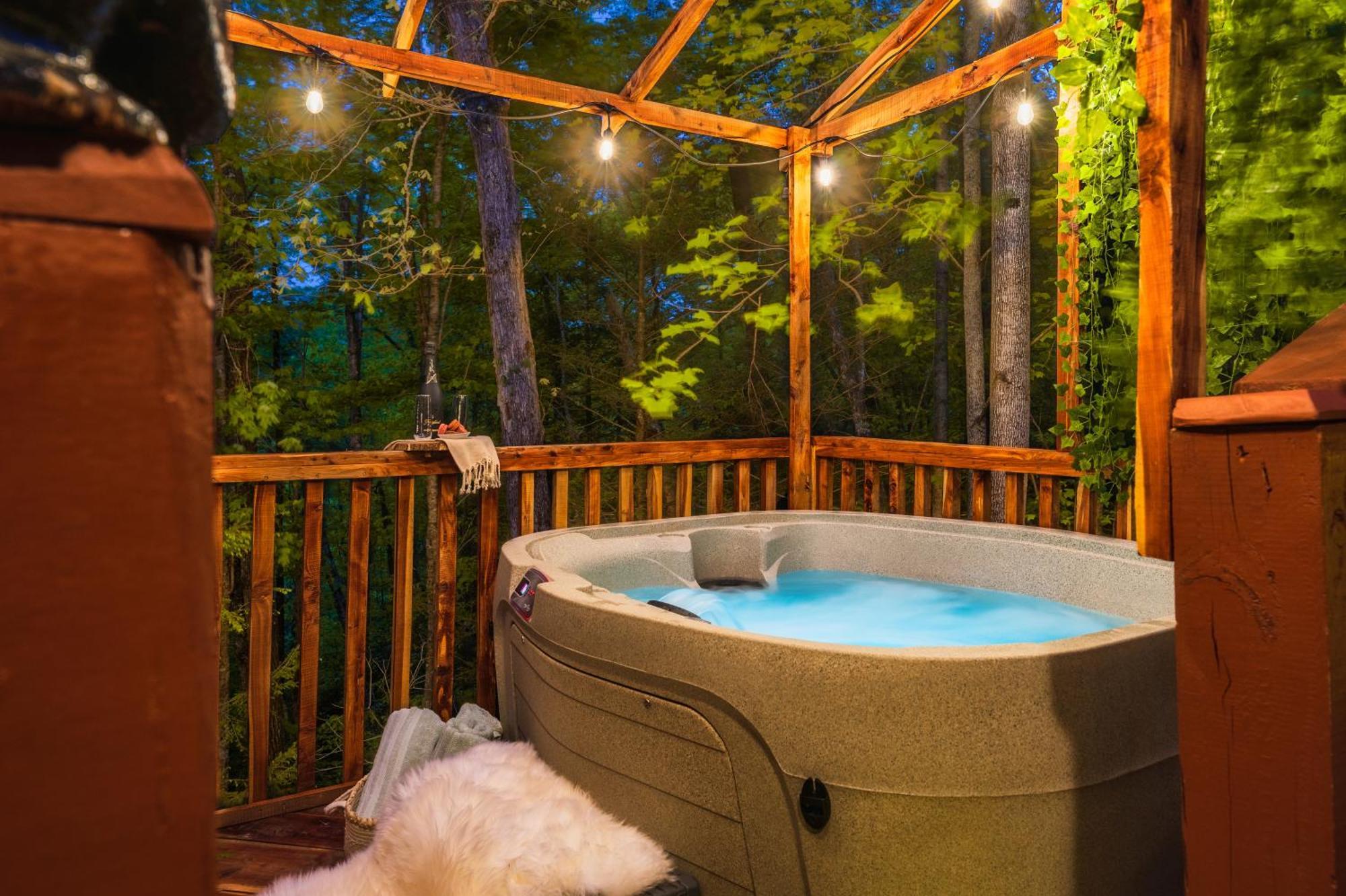 Cabin In A Gated Resort With Seasonal Resort Pool Пиджен Фордж Екстериор снимка