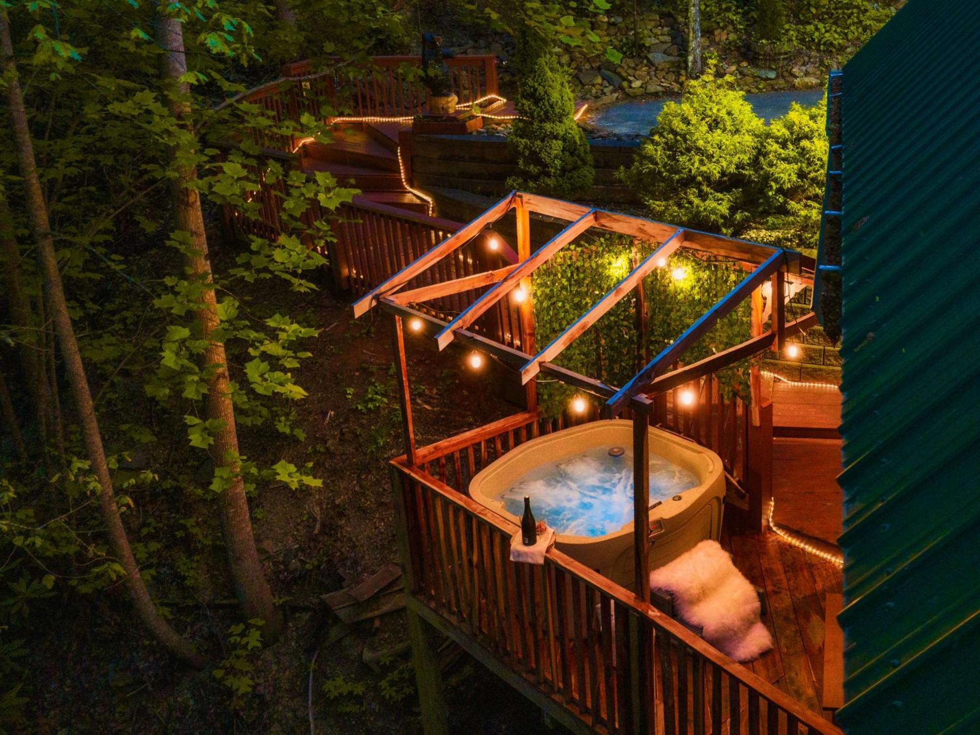 Cabin In A Gated Resort With Seasonal Resort Pool Пиджен Фордж Екстериор снимка